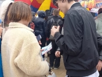 Распространение раздаточных материалов «Осторожно ВЭЙП» от Мончегорского КЦСОН