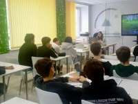 В молодежном центре "СОПКИ" г. Ковдор прошла беседа на тему «Наркотики - дверь в никуда»